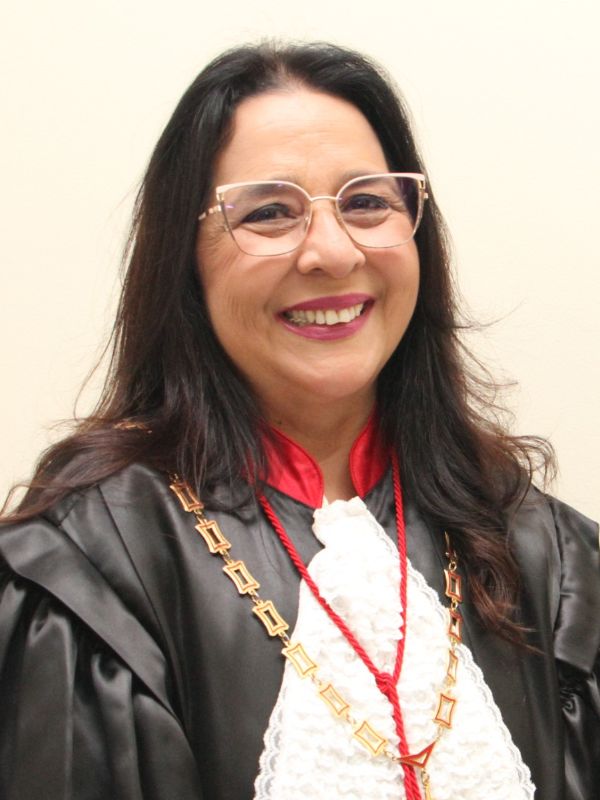 LEDA MARA NASCIMENTO ALBUQUERQUE