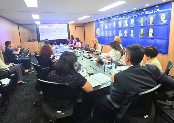 Reunião de representantes do CNPG, CNMP, MJ e MM